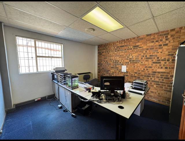 800M² WAREHOUSE FOR SALE IN FLORIDA